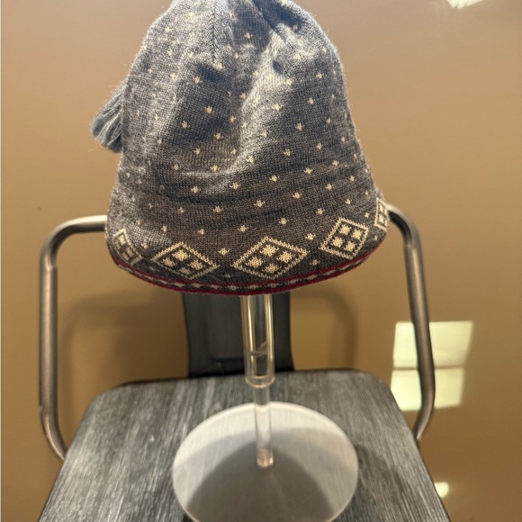 Bula Women's Gray Knit Wool Beanie with Tassel - Picture 2 of 5